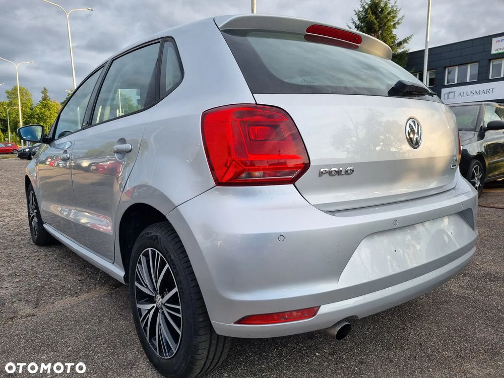 Volkswagen Polo 1.2 TSI Blue Motion Technology DSG Allstar - 4