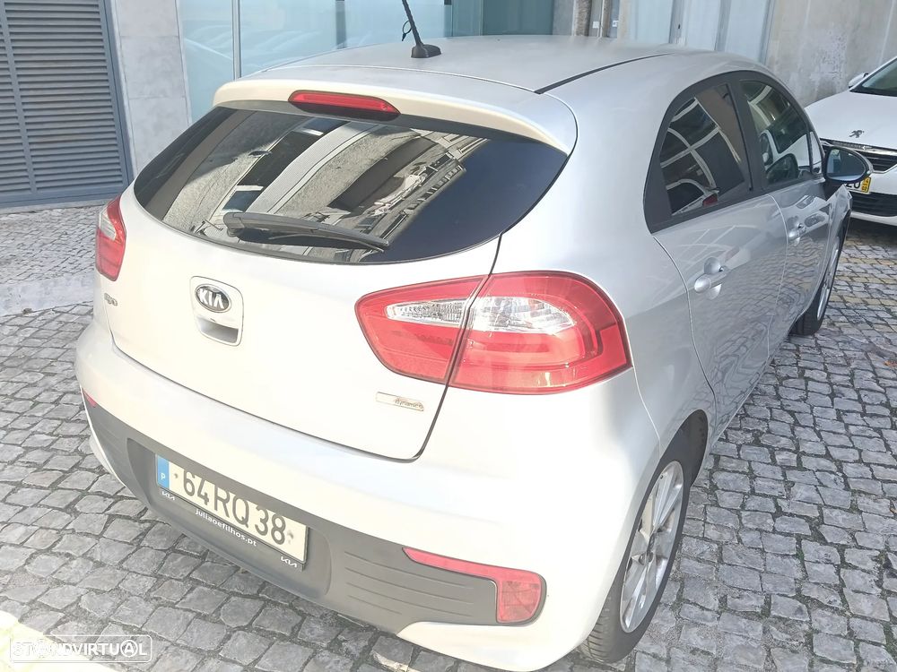 Kia Rio 1.1 CRDi TX AC+VE - 11