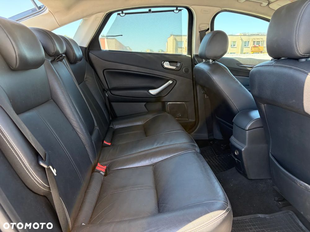 Ford Mondeo 2.0 Ghia X - 19
