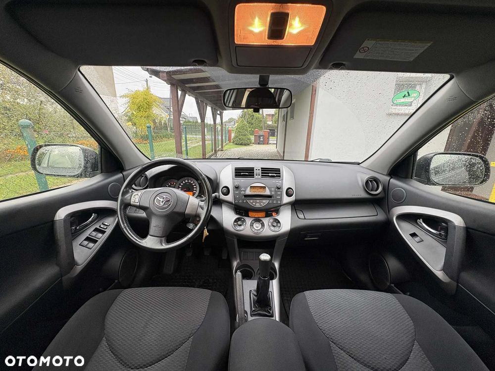 Toyota RAV4 - 12