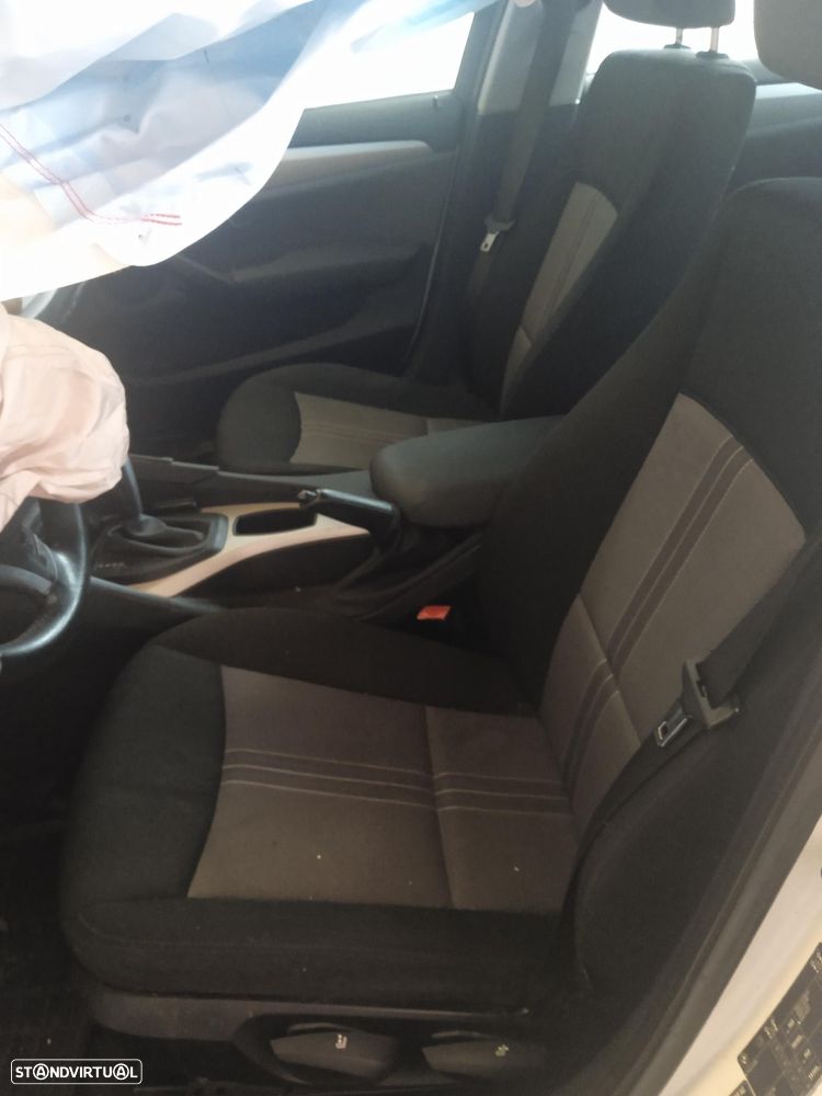 BMW X1 18 d sDrive Auto - 5