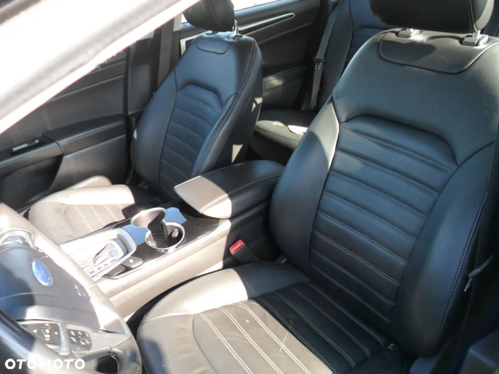 Ford Mondeo 2.0 EcoBoost Titanium - 16