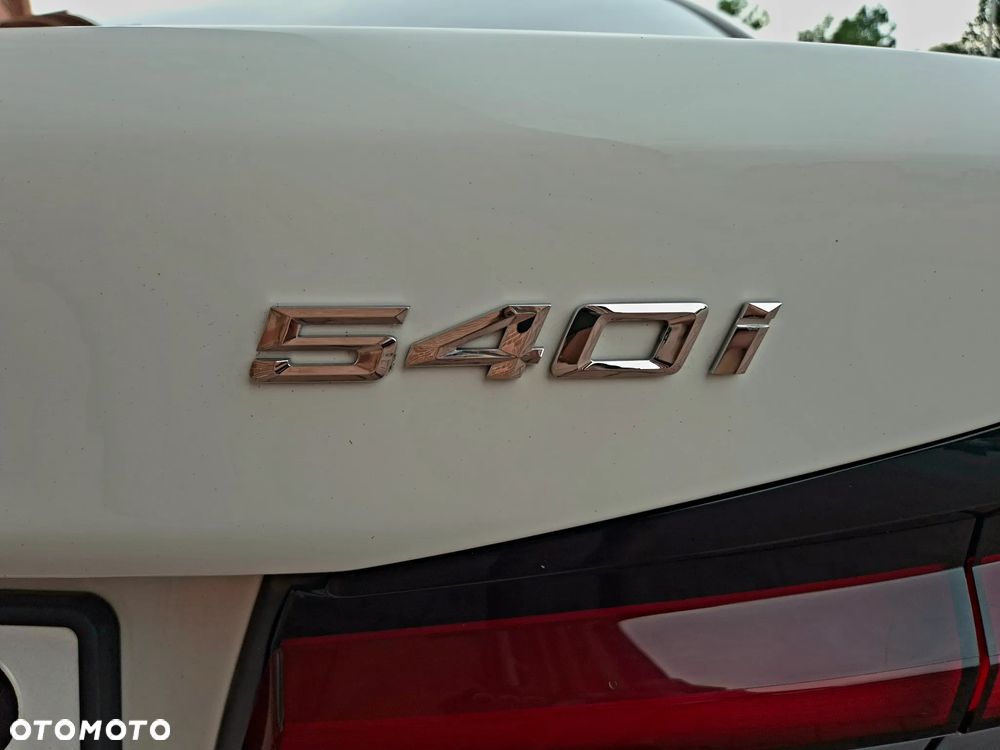 BMW Seria 5 540i xDrive mHEV M Sport sport - 23