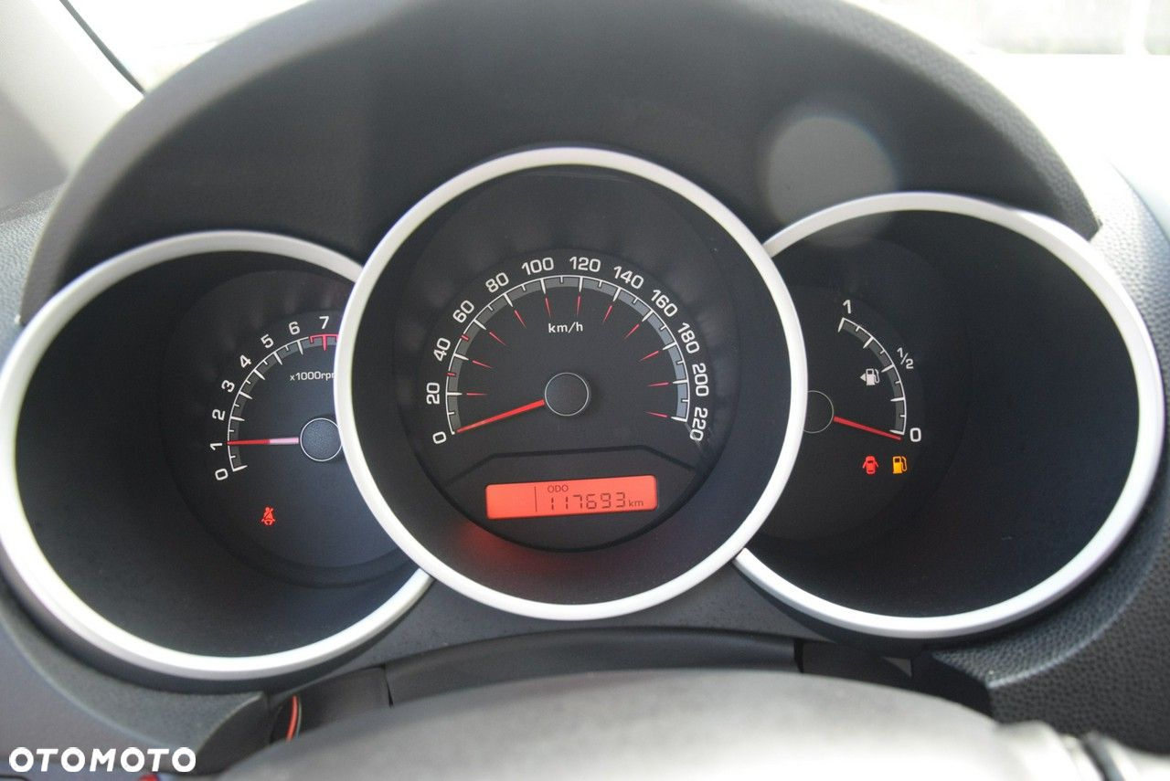 Kia Venga 1.4 CVVT Attract - 26