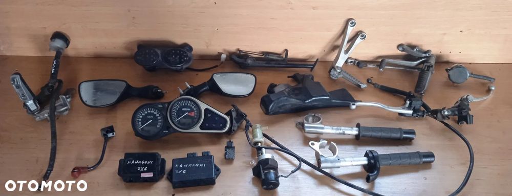 Na części Kawasaki Ninja ZX600G/H967 ZX6R silnik skrzynia rozrusznik alternator bak rama lagi amortyzator kolektor - 6