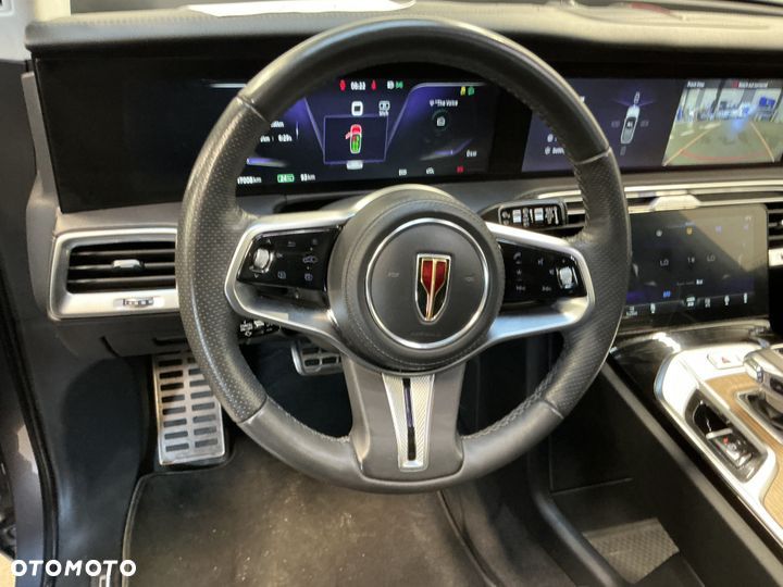 Hongqi E-HS9 - 4