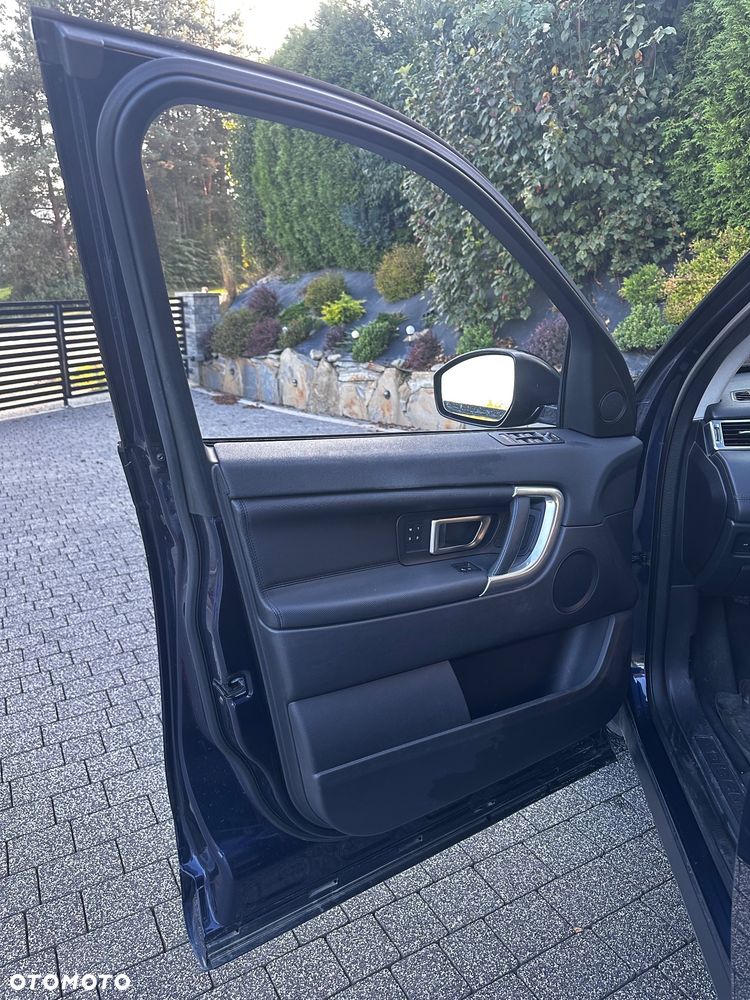 Land Rover Discovery Sport 2.0 P250 mHEV R-Dynamic HSE - 8