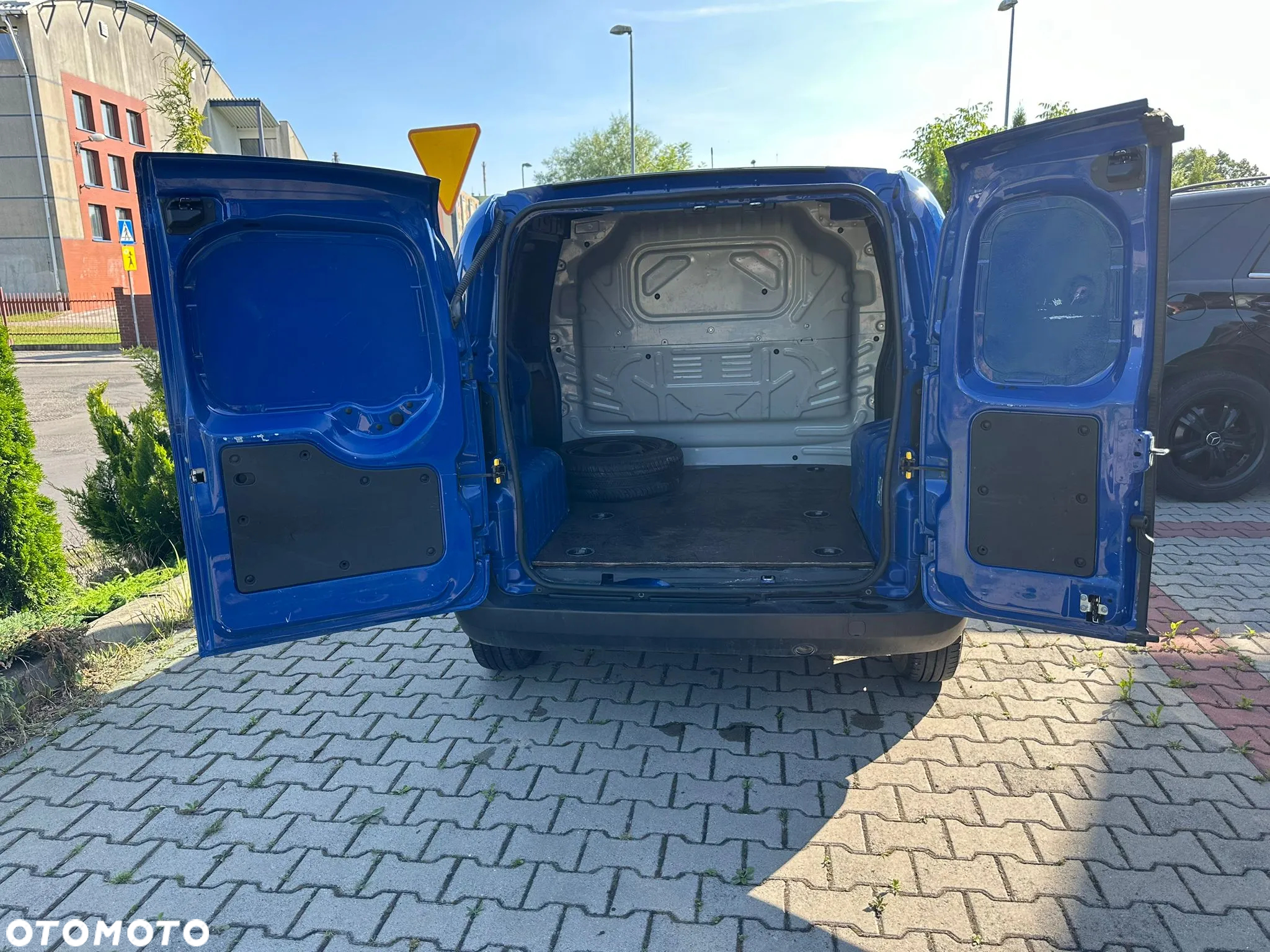 Fiat Fiorino Kombi 1.4 8V Base - 9