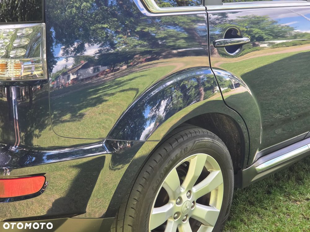 Mitsubishi Outlander 2.0 DI-D 4WD Intense - 19