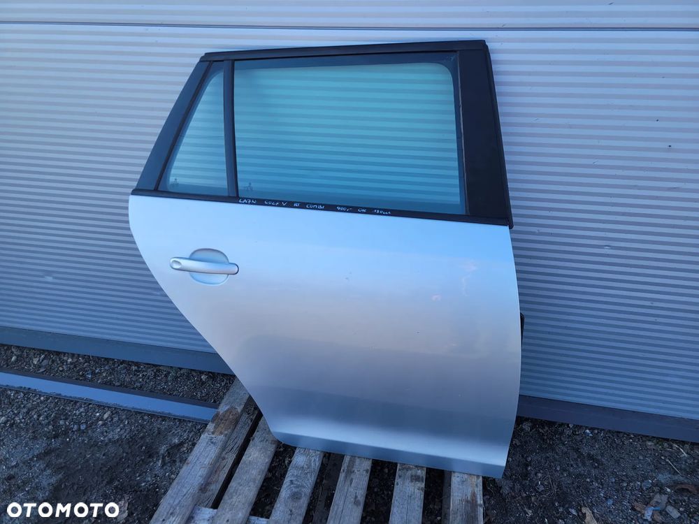 VW Golf V kombi 08r Drzwi prawy tyl  lewy przod LA7W - 1