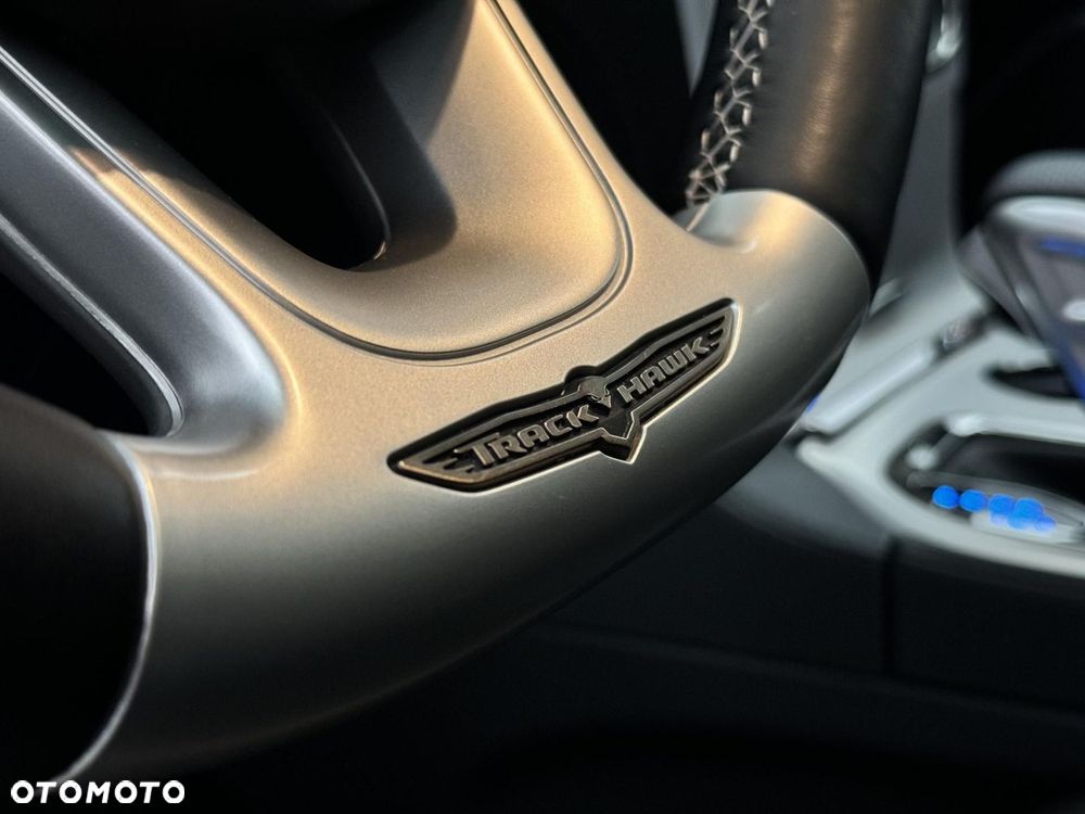 Jeep Grand Cherokee - 19