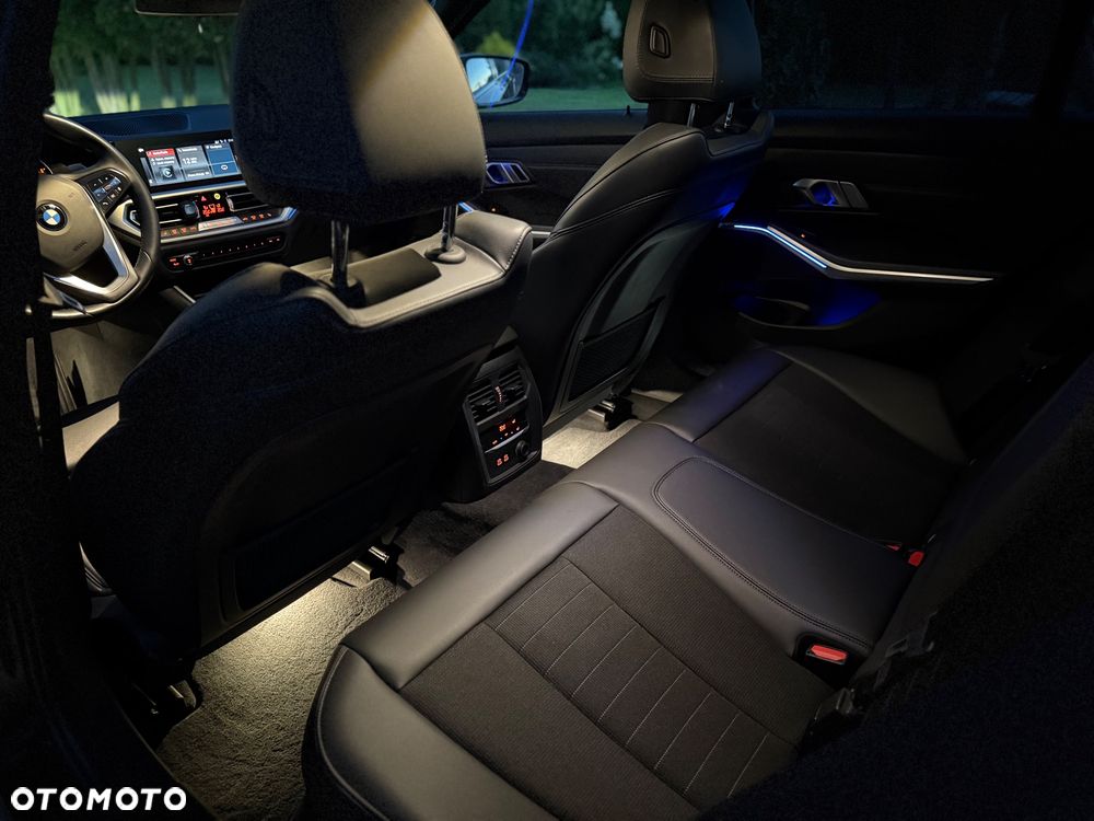 BMW Seria 3 320i xDrive Sport Line - 12