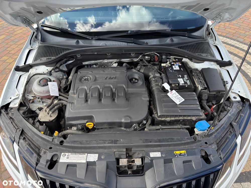 Skoda Octavia 2.0 TDI DSG RS - 38
