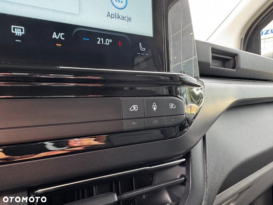 Ford Tourneo Custom - 13