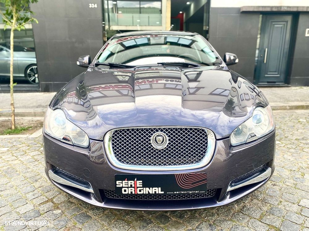 Jaguar XF 2.7 D V6 Premium Luxury - 3