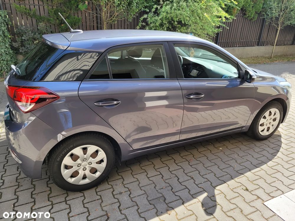 Hyundai i20 1.4 Intro Edition - 11