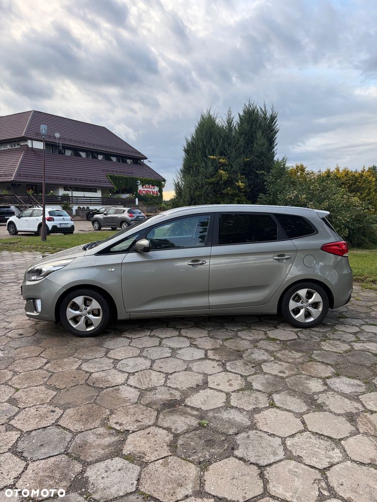 Kia Carens - 3