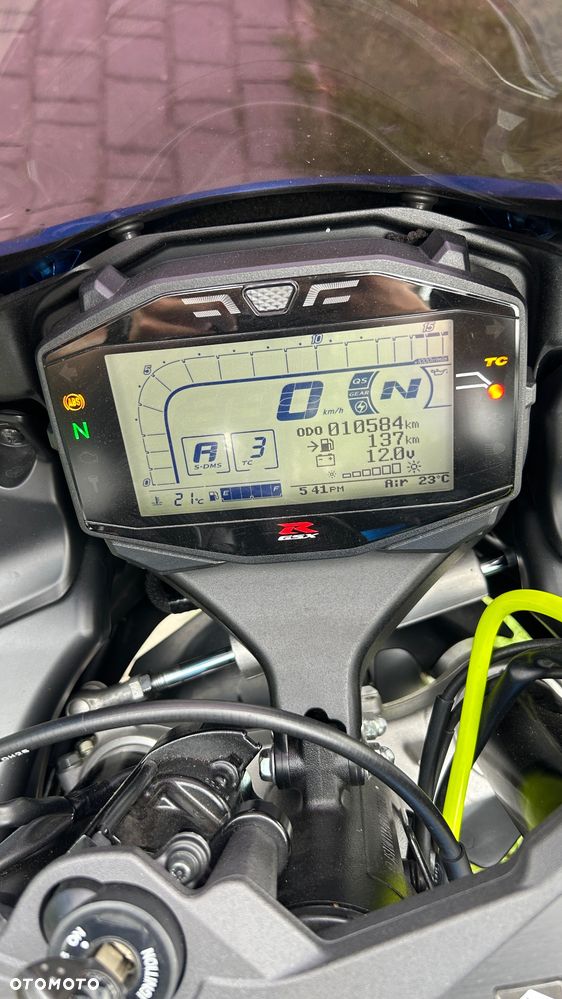 Suzuki GSX-R - 12