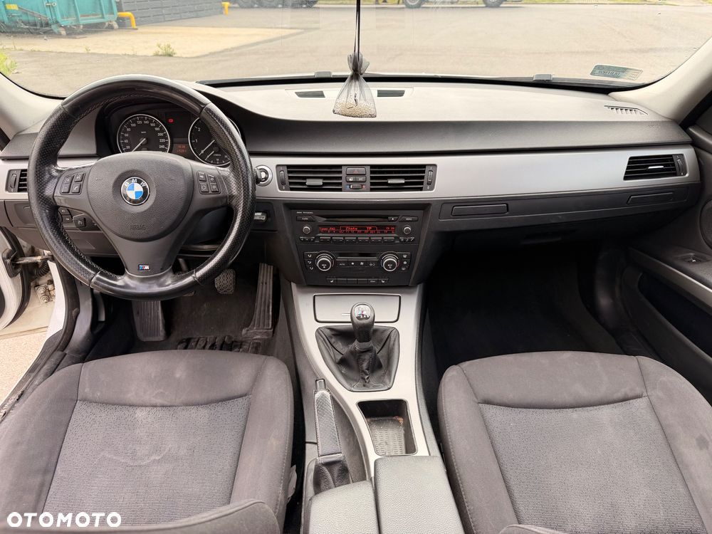 BMW Seria 3 318i - 13