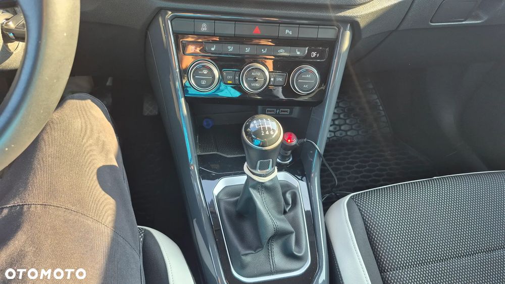 Volkswagen T-Roc 1.5 TSI GPF ACT Premium - 9