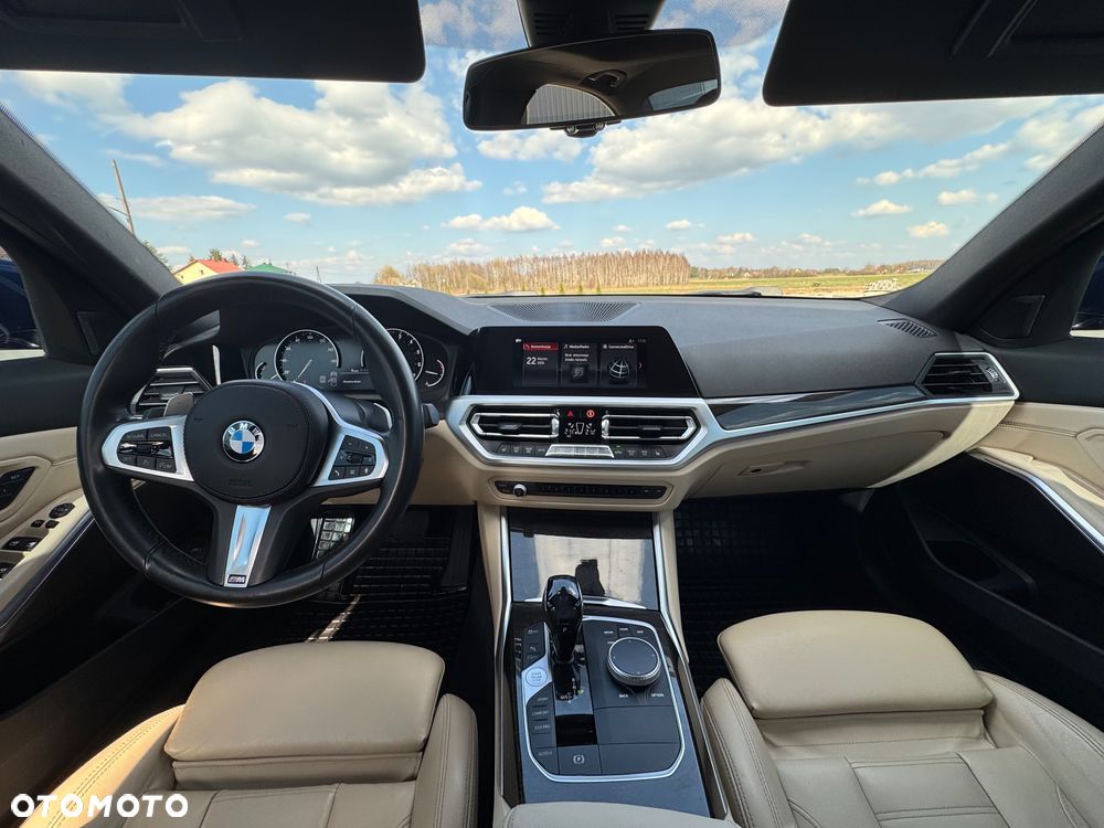 BMW Seria 3 330i M Sport - 35