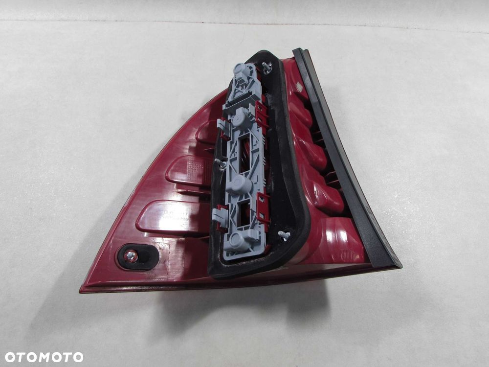 MERCEDES C KLASA W203 KOMBI LIFT LAMPA PRAWY TYL 2038202464 04-07 - 10