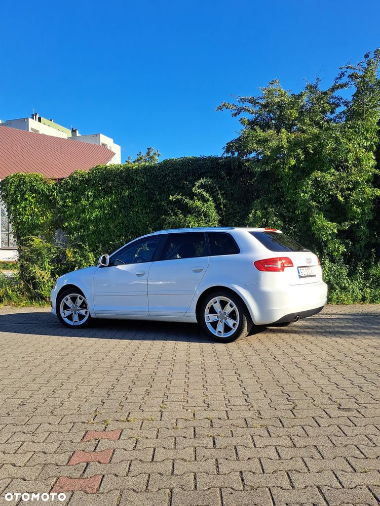 Audi A3 Sportback 1.6 TDI DPF Ambition - 14