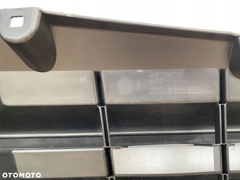 VW CRAFTER LIFT 2011- ATRAPA GRILL EMBLEMAT CHROM ORYGINALNA 2E0853653 - 7