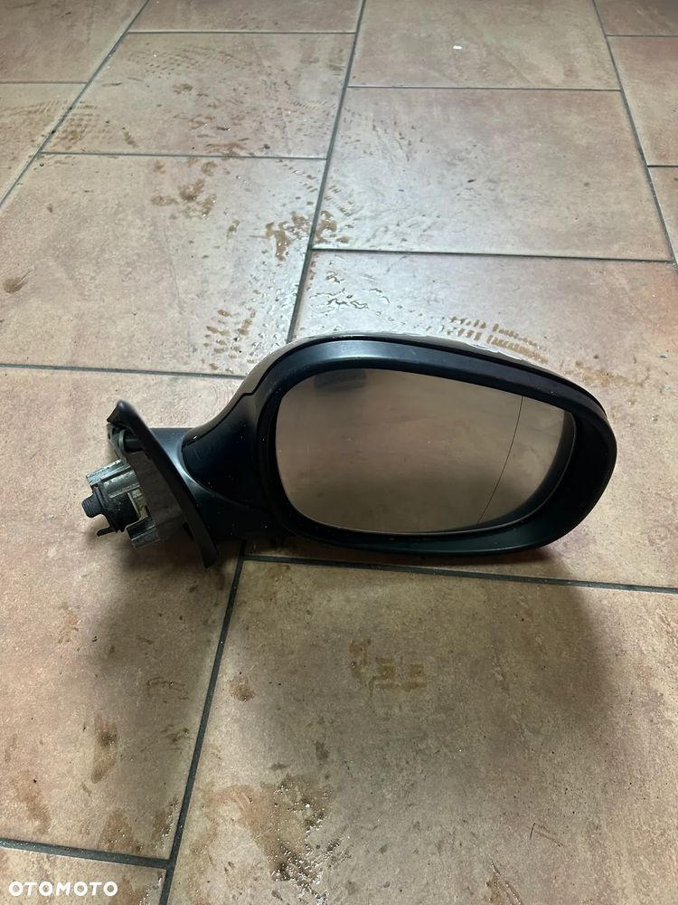 LUSTERKO BMW E90 PRAWE EUROPA 668 5PIN - 1