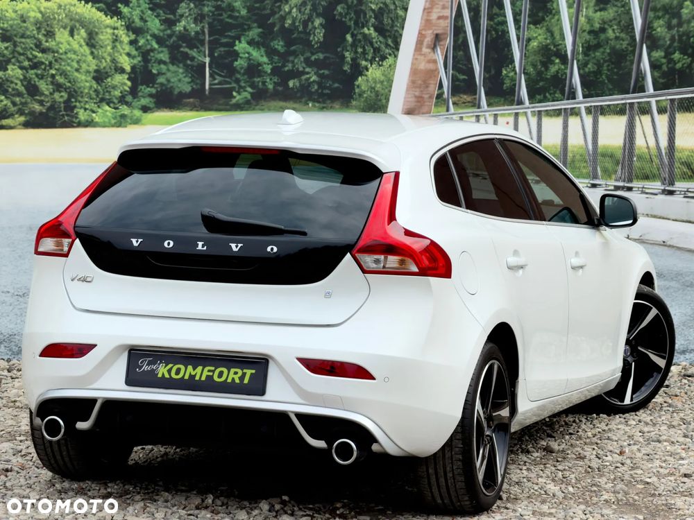 Volvo V40 D3 Geartronic RDesign - 14