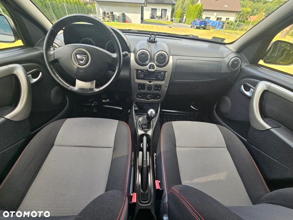 Dacia Duster 1.6 Laureate - 23