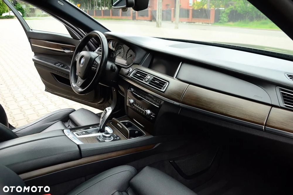 BMW Seria 7 750Ld xDrive - 36
