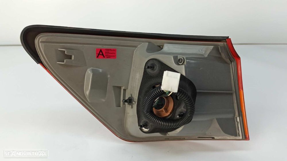 FAROLIM TRASEIRO DIREITO LEXUS IS200 (DS2/IS2) 220D - 4
