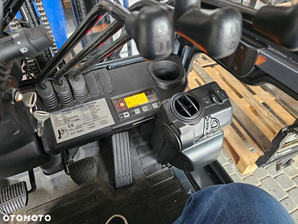 Toyota 02-8FDF25 - 7