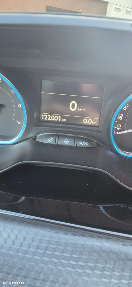 Peugeot 2008 1.2 Pure Tech GPF Style S&S - 10