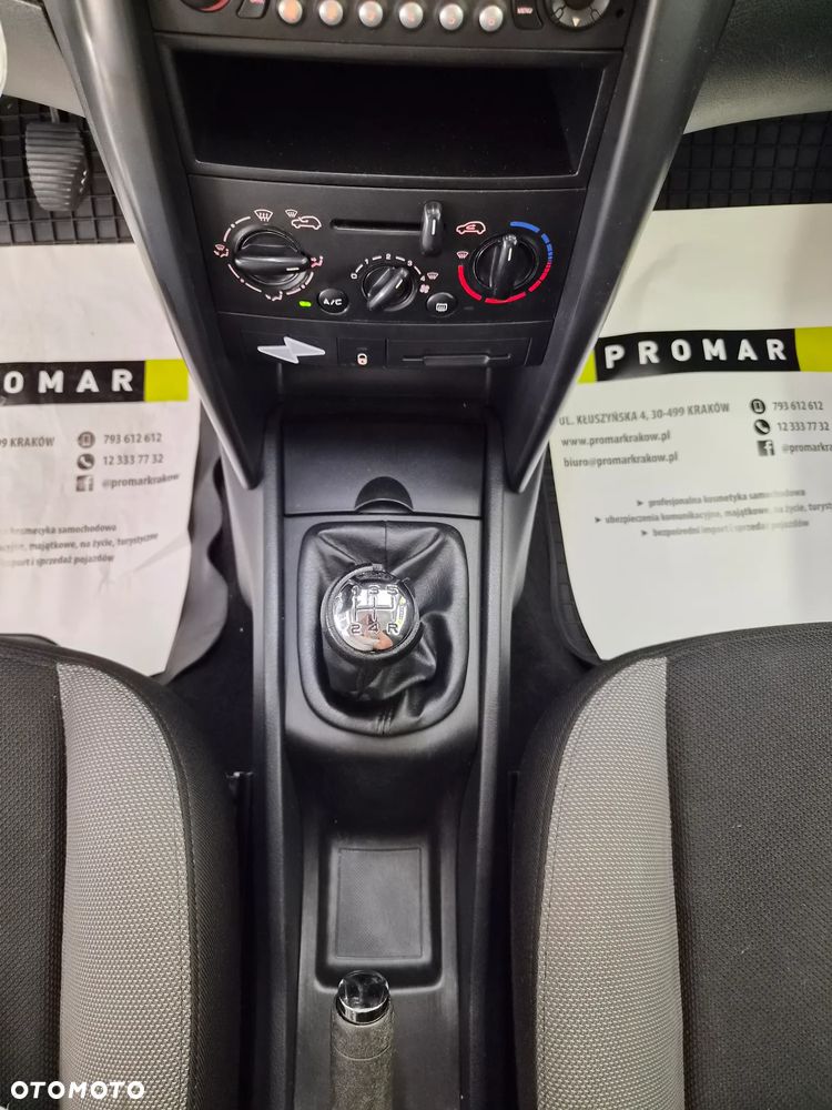 Peugeot 207 75 Urban Move - 38