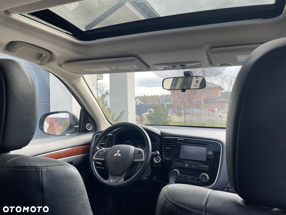 Mitsubishi Outlander - 10