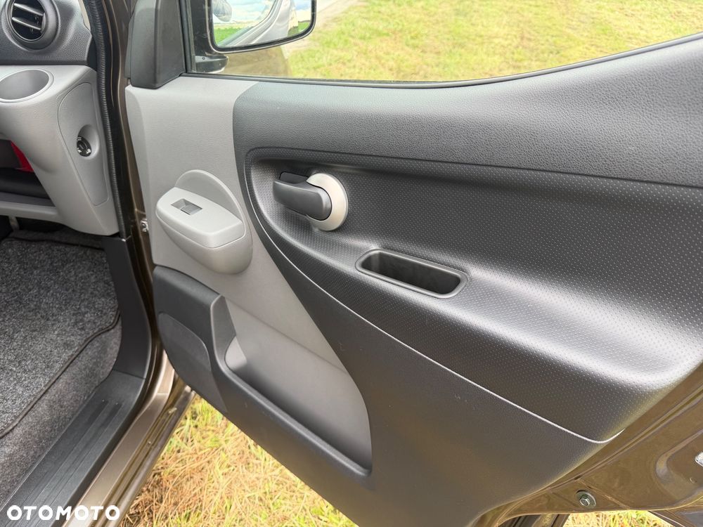 Nissan NV200 - 16
