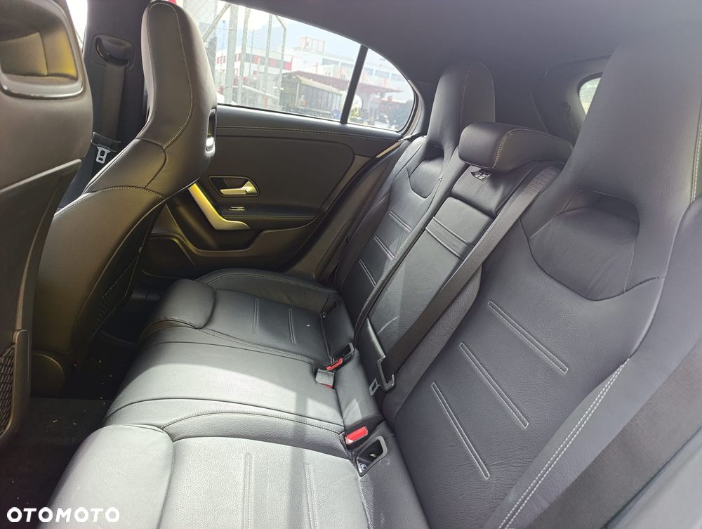 Mercedes-Benz Klasa A 250 4Matic 7G-DCT AMG Line - 11