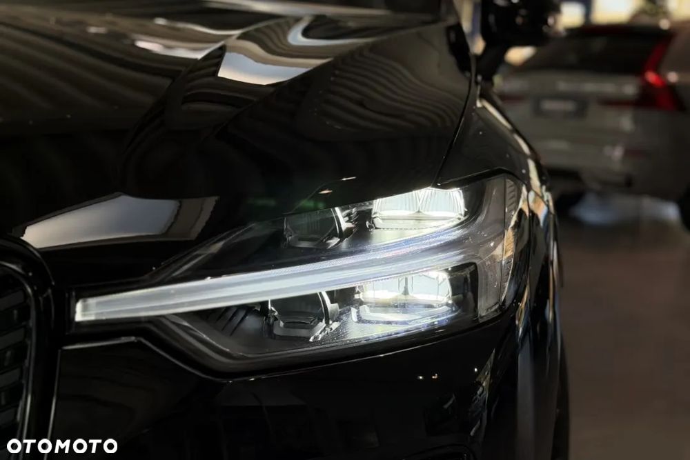 Volvo XC 60 T8 Plug-In Hybrid AWD Plus Black Edition - 3