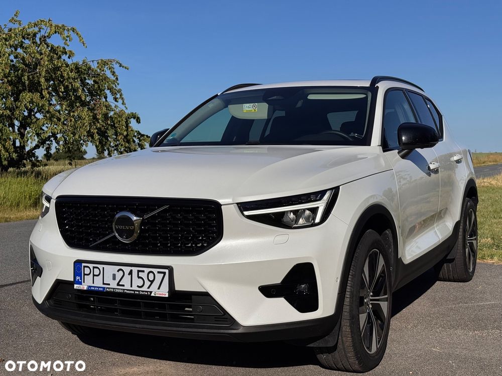 Volvo XC 40 B4 Ultra Dark - 1