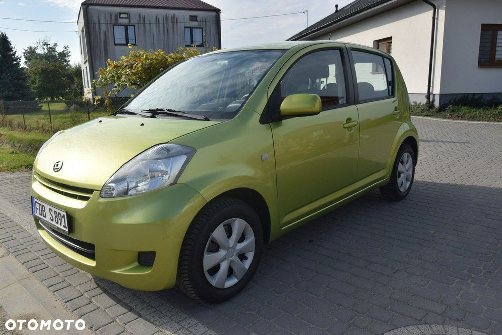 Daihatsu Sirion - 5