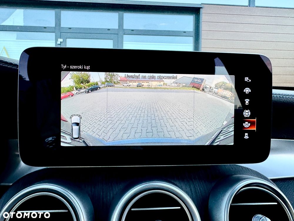 Mercedes-Benz GLC 220 d 4Matic 9G-TRONIC AMG Line Plus - 35