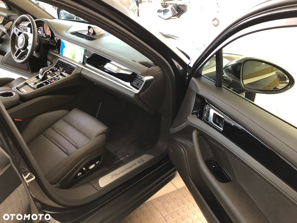 Porsche Panamera 4S - 14