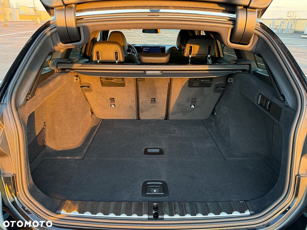 BMW Seria 3 318i Touring M Sport - 33