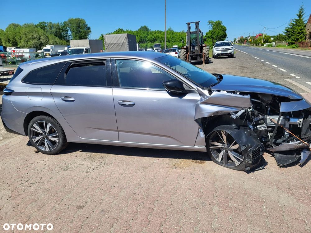 Peugeot 308 PureTech 130 GPF EAT8 Stop & Start Allure Business-Paket - 11