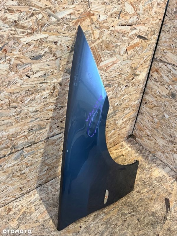 BŁOTNIK PRAWY BMW E90 lift Kod lakieru: a52 - 2