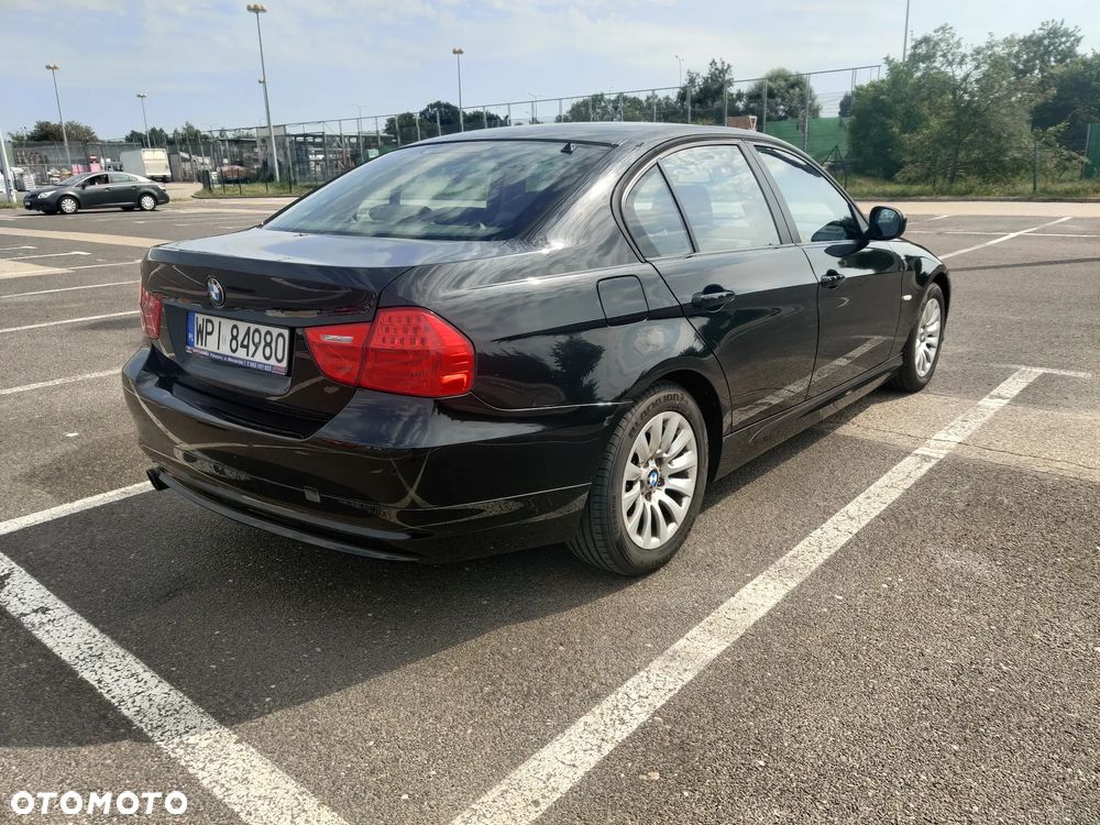 BMW Seria 3 320i - 5