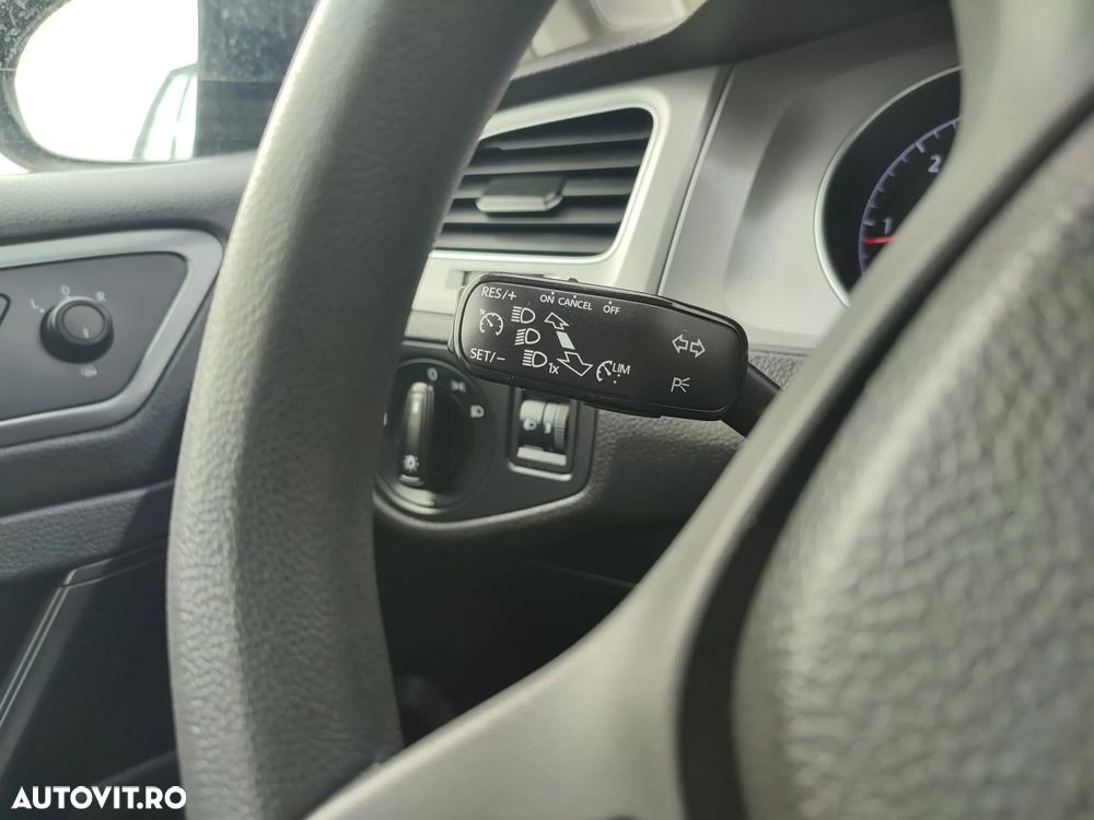 Volkswagen Golf - 13