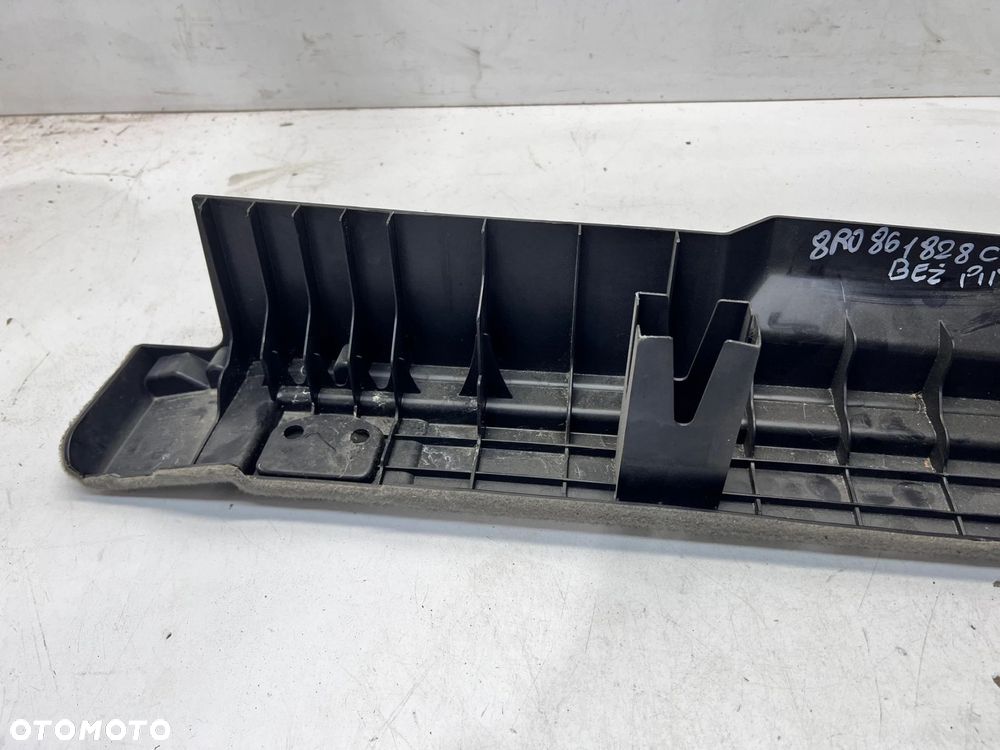LISTWA OSŁONA BAGAŻNIKA PRAWA AUDI Q5 8R 8R0861828C AL1 BEŻ - 8
